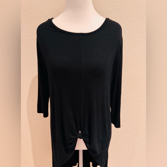 Kim & Cami Half Sleeve High-Low Hem Knotted Front Tunic – Black, Size Small - Picture 4 of 15